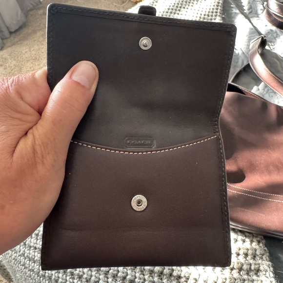 Coach card holder in rich chocolate brown leather - Picture 2 of 4